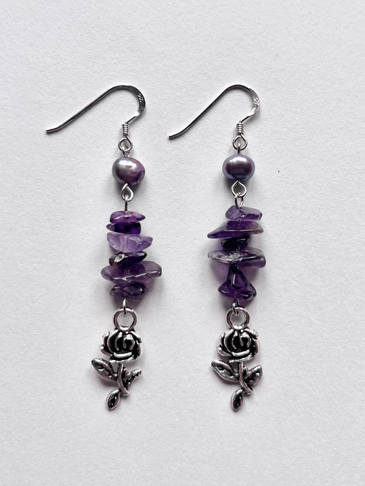 𝐀𝐦𝐞𝐭𝐡𝐲𝐬𝐭 𝐁𝐥𝐨𝐨𝐦 𝐄𝐚𝐫𝐫𝐢𝐧𝐠𝐬