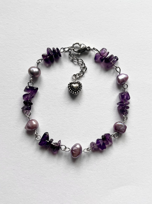 𝐀𝐮𝐫𝐚 𝐨𝐟 𝐀𝐦𝐞𝐭𝐡𝐲𝐬𝐭 𝐁𝐫𝐚𝐜𝐞𝐥𝐞𝐭