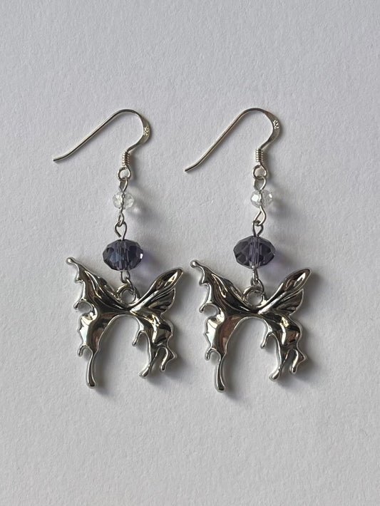 𝐖𝐡𝐢𝐦𝐬𝐢𝐜𝐚𝐥 𝐁𝐮𝐭𝐭𝐞𝐫𝐟𝐥𝐲 𝐄𝐚𝐫𝐫𝐢𝐧𝐠𝐬