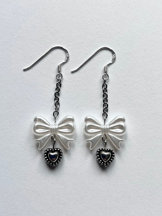 𝐀𝐮𝐝𝐫𝐞𝐲 𝐄𝐚𝐫𝐫𝐢𝐧𝐠𝐬