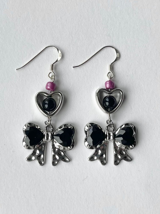 𝐏𝐢𝐧𝐤 𝐁𝐨𝐰 𝐄𝐚𝐫𝐫𝐢𝐧𝐠𝐬