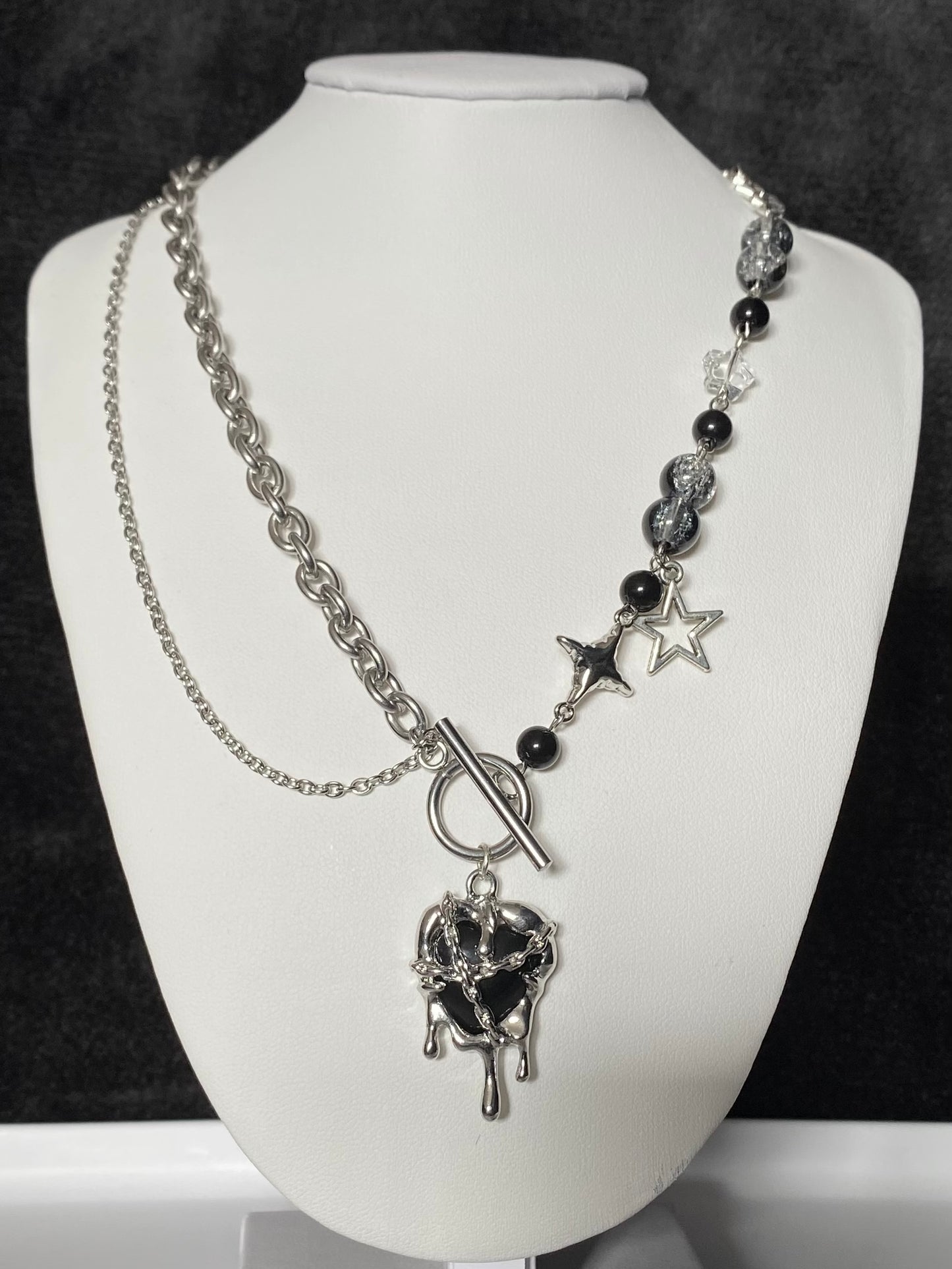 𝐆𝐥𝐢𝐭𝐜𝐡 𝐇𝐞𝐚𝐫𝐭 𝐍𝐞𝐜𝐤𝐥𝐚𝐜𝐞